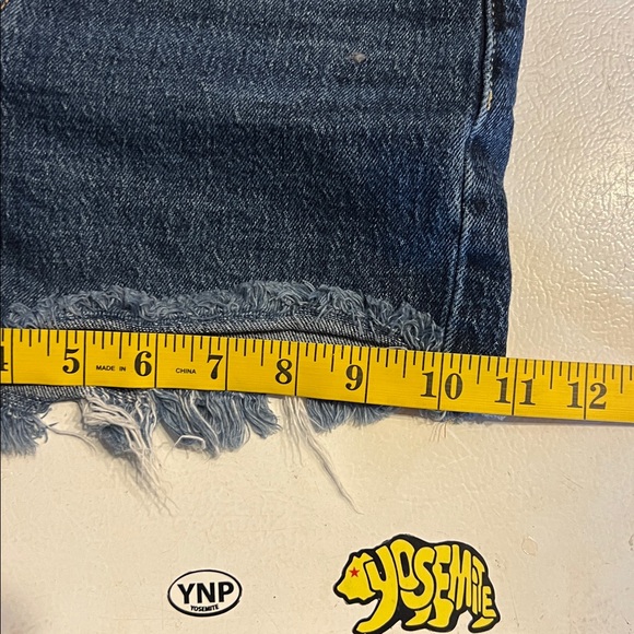 Levi's 501‎ Dark Blue Jean Shorts with Frayed Hem W26 - Picture 11 of 12